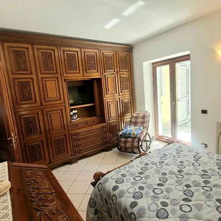 Cartaromana House ايسكيا